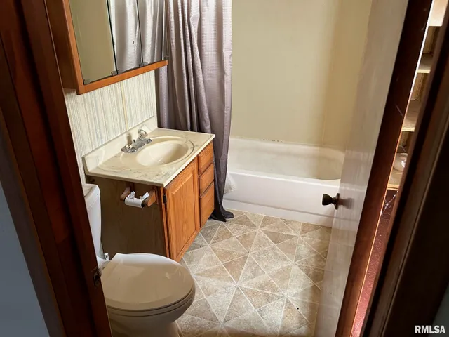 $28,500 | 417 East Washington Street, Edinburg, IL 62531