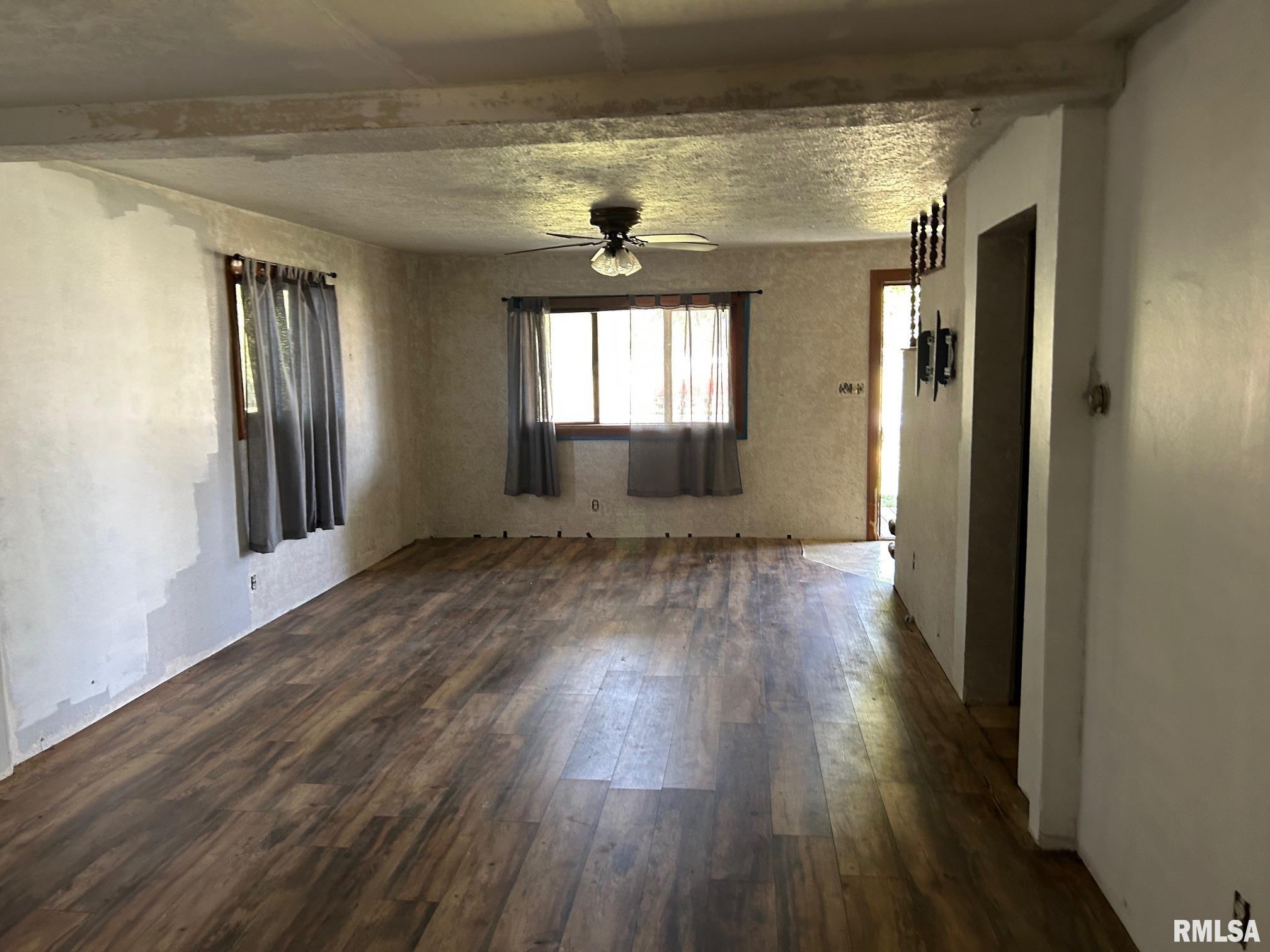 417 East Washington Street Edinburg, IL 62531 - Photo 5 of 13