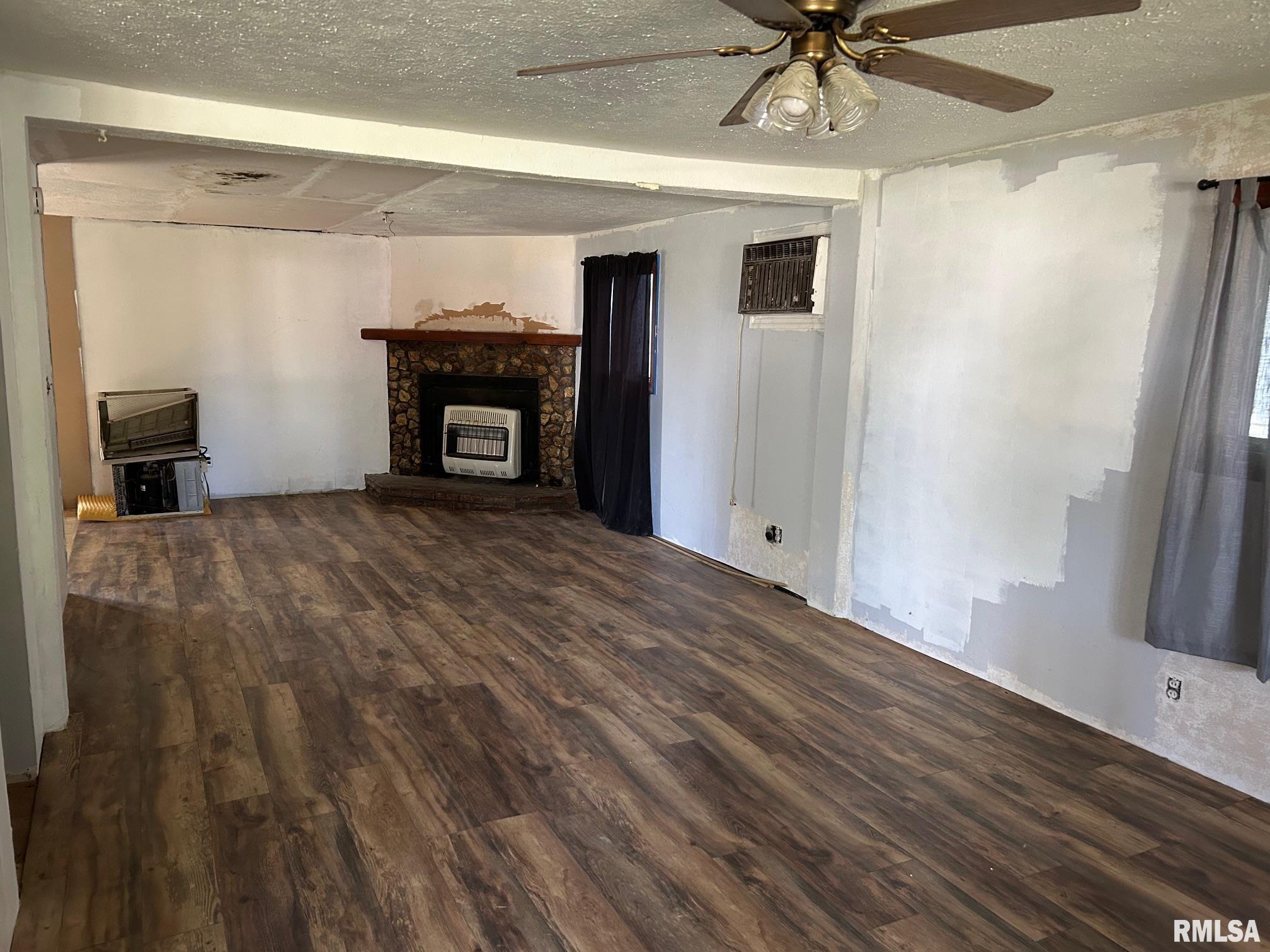 417 East Washington Street Edinburg, IL 62531 - Photo 6 of 13