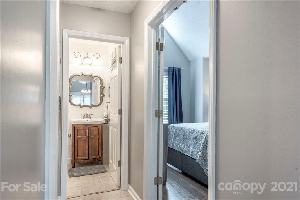 226 Queens Road, Unit 72 Charlotte, NC 28204 - Photo 16 of 31 Gallery Image 16