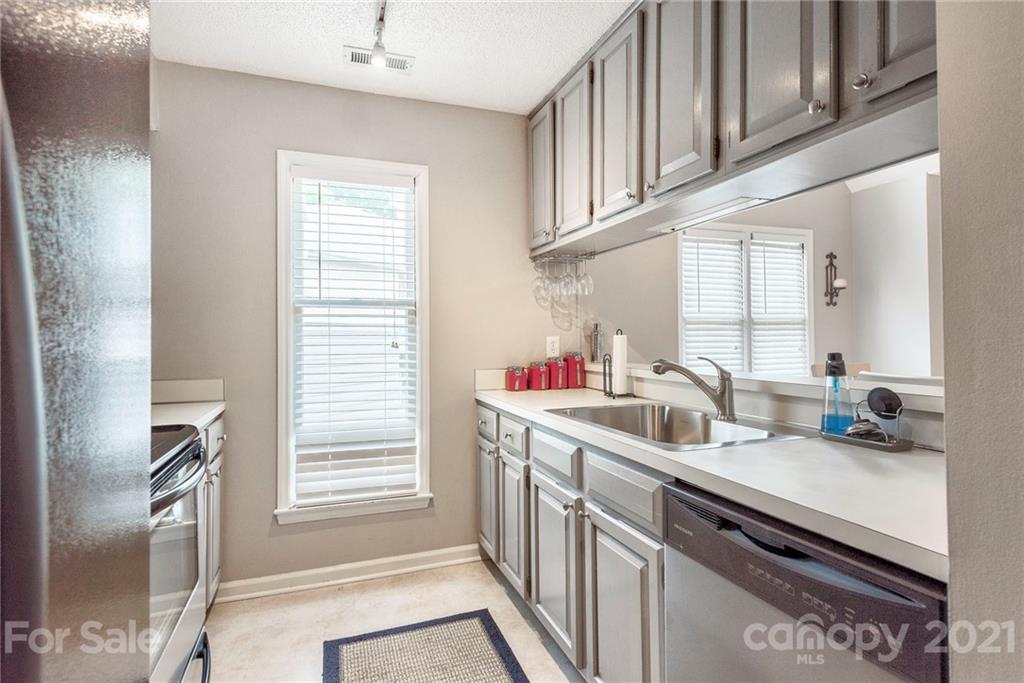 226 Queens Road, Unit 72 Charlotte, NC 28204 - Photo 19 of 31 Gallery Image 19