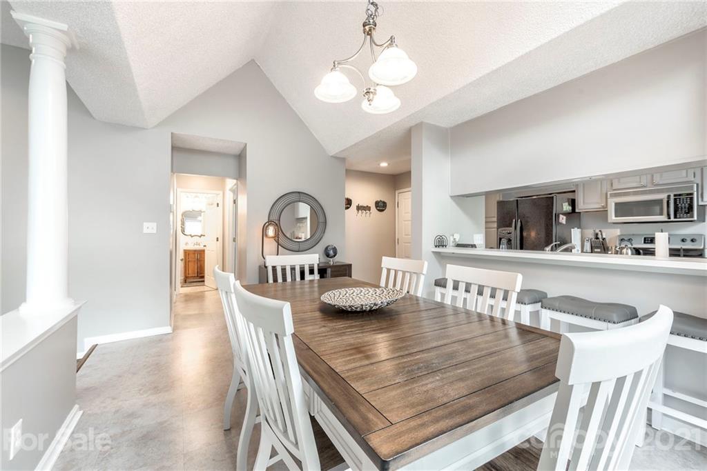 226 Queens Road, Unit 72 Charlotte, NC 28204 - Photo 23 of 31 Gallery Image 23