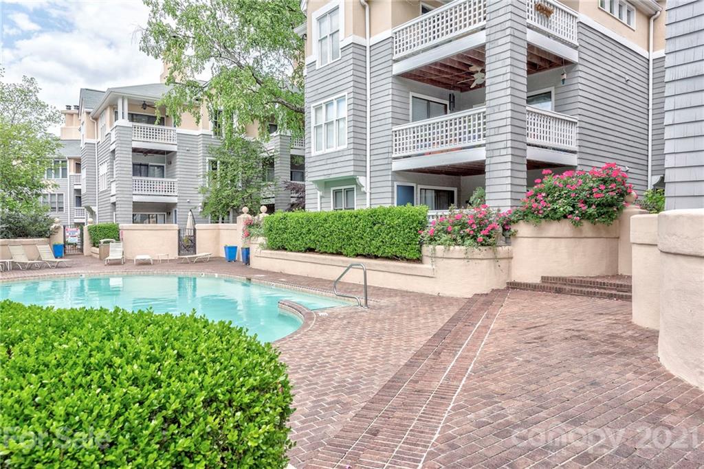 226 Queens Road, Unit 72 Charlotte, NC 28204 - Photo 27 of 31 Gallery Image 27