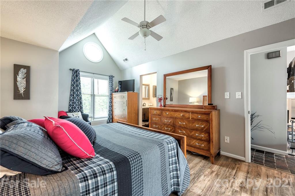 226 Queens Road, Unit 72 Charlotte, NC 28204 - Photo 9 of 31 Gallery Image 9