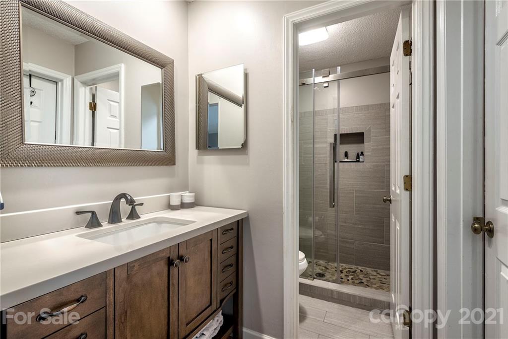 226 Queens Road, Unit 72 Charlotte, NC 28204 - Photo 10 of 31 Gallery Image 10