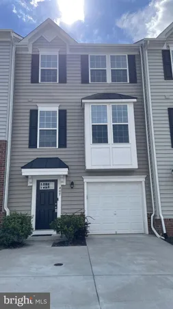 $2,400 | 407 Streamview Drive, Fredericksburg, VA 22405