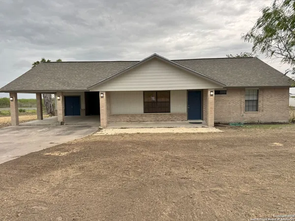 $295,000 | 136 Lk Vw Terrace, Three Rivers, TX 78071