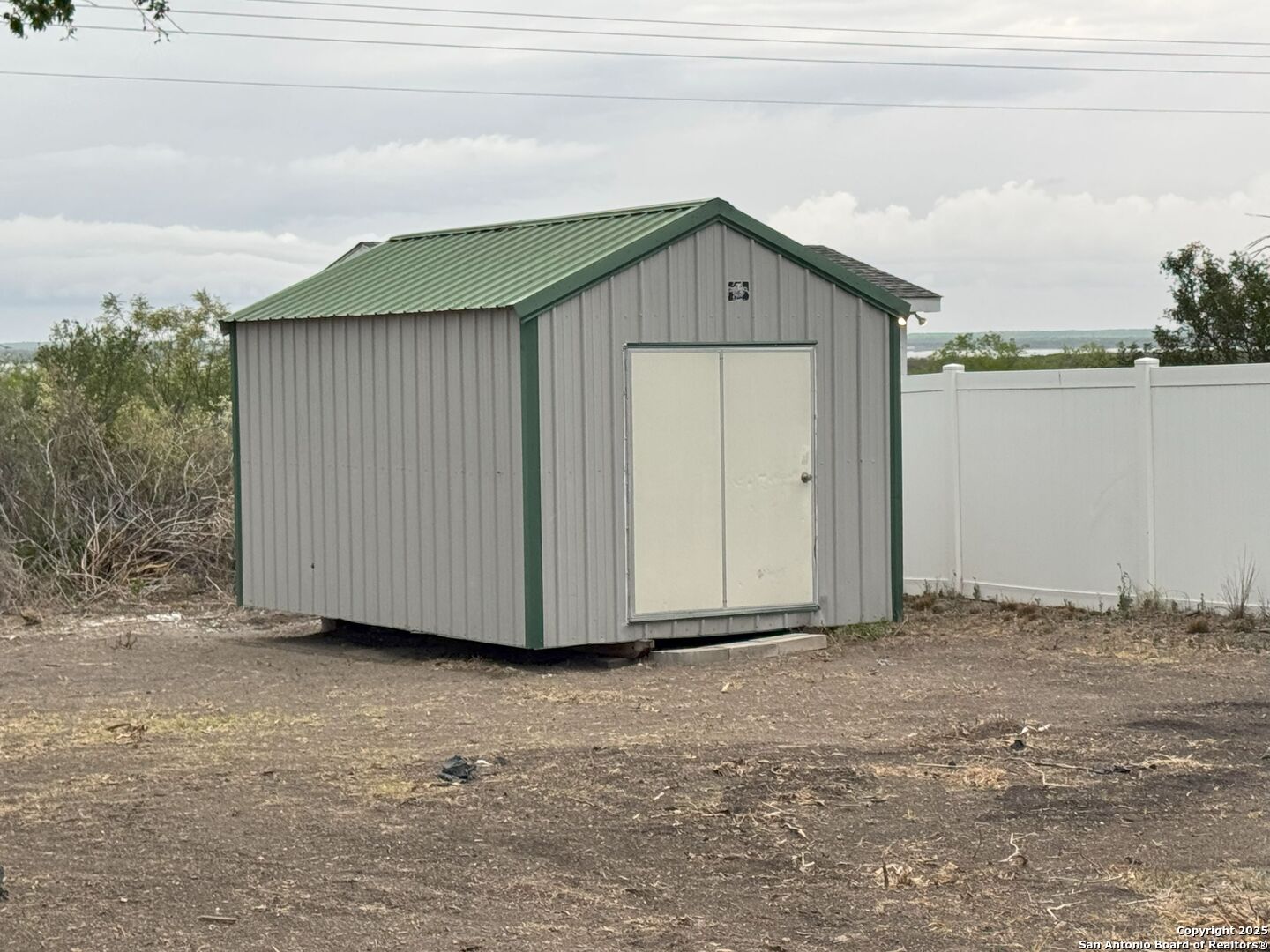 136 Lk Vw Terrace Three Rivers, TX 78071 - Photo 18 of 20 a view of wooden house