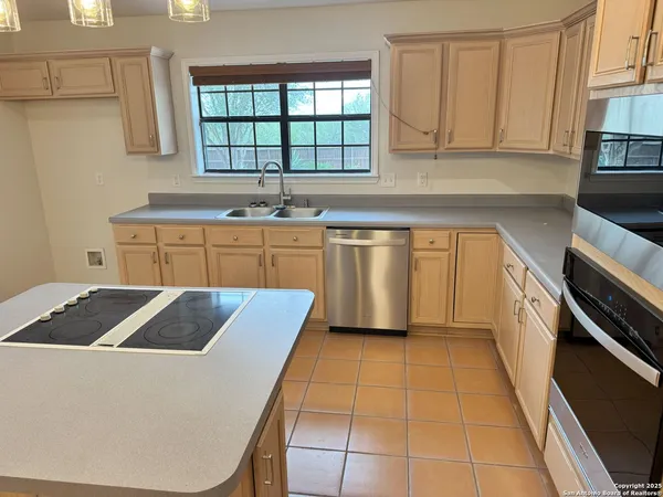 $295,000 | 136 Lk Vw Terrace, Three Rivers, TX 78071