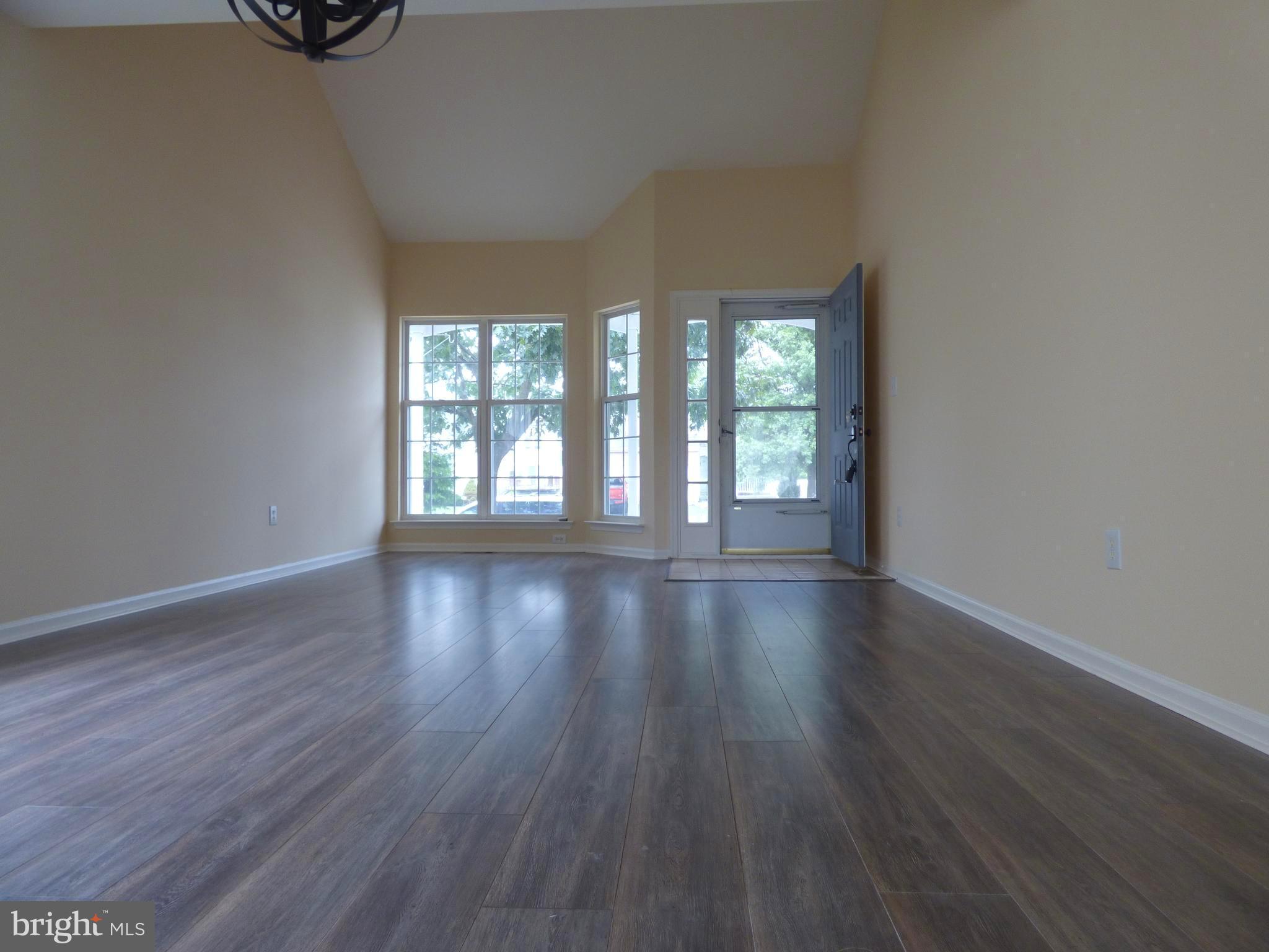 187 Ridgewood Way Burlington, NJ 08016 - Photo 3 of 25 Gallery Image 3