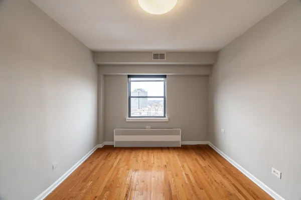 $2,750 | 5815 North Sheridan Road, Unit PH2, Chicago, IL 60660