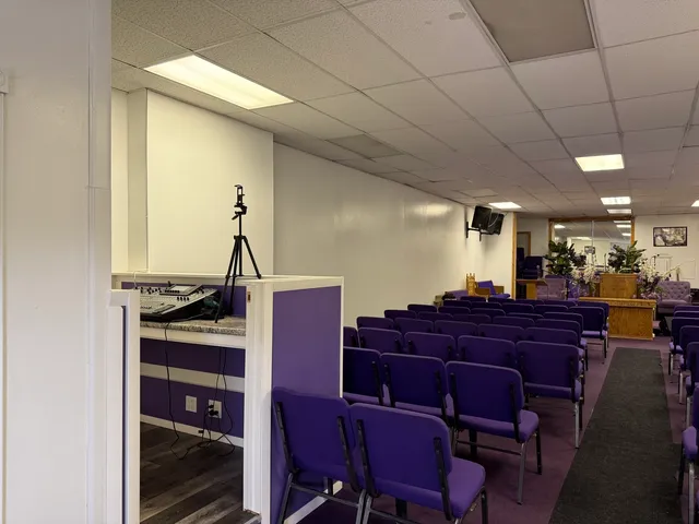 a view of a workspace with furniture