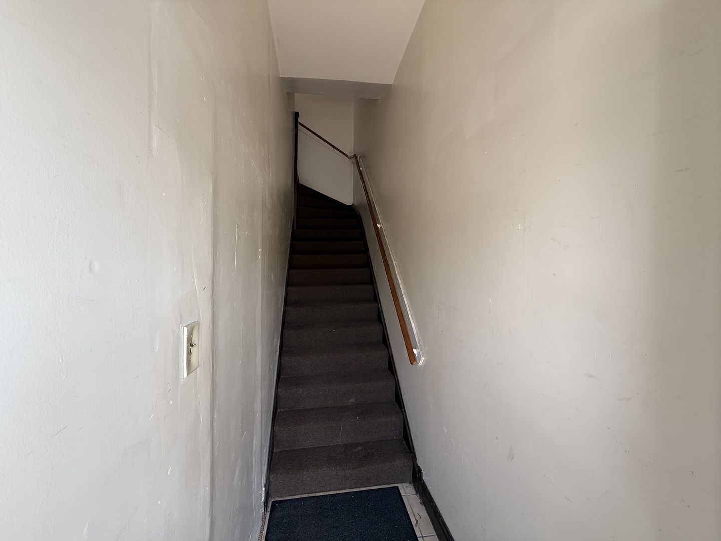 5818 West North Avenue Chicago, IL 60639 - Photo 37 of 37 a view of entryway