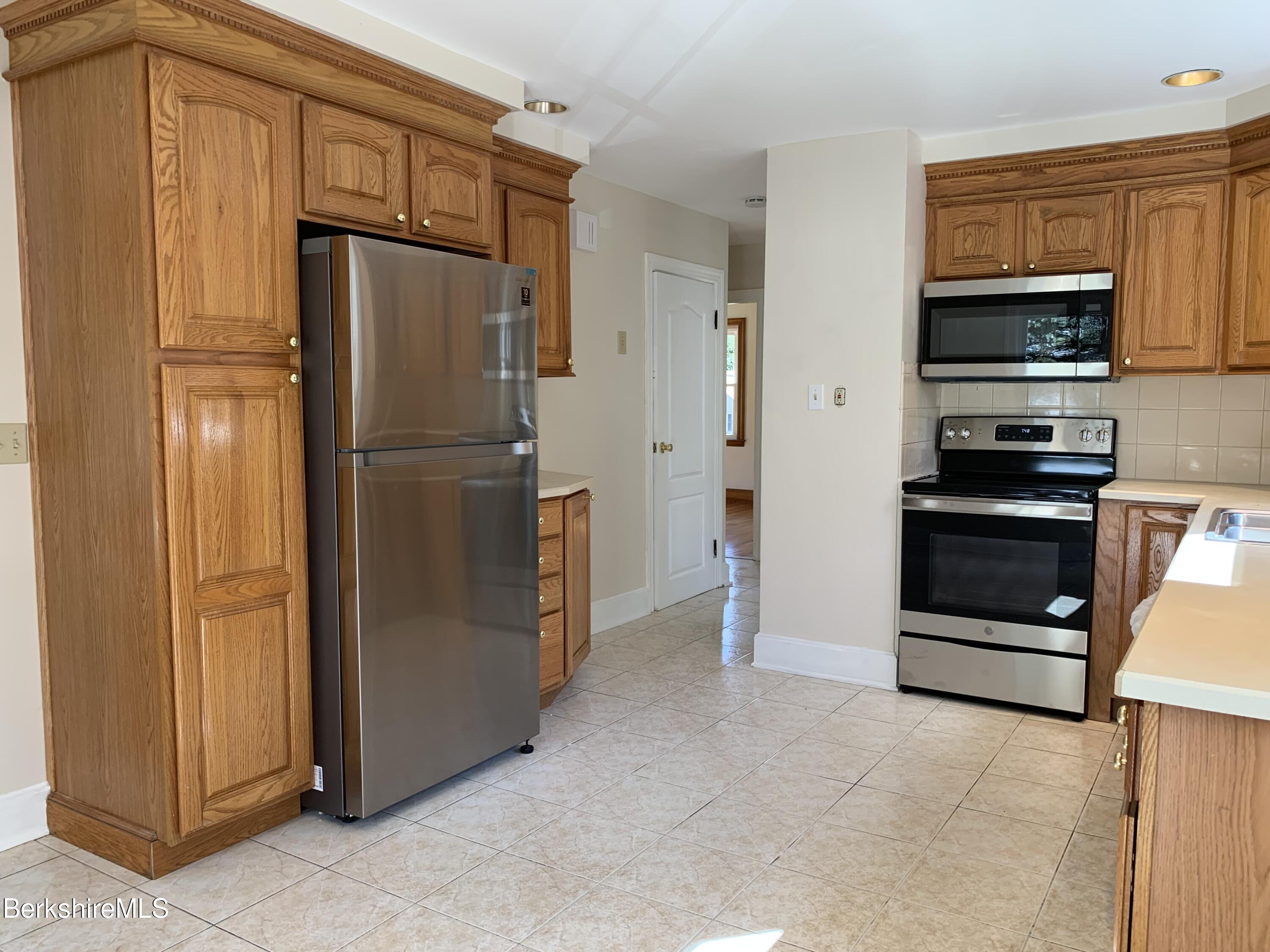 37 Ridge Avenue Pittsfield, MA 01201 - Photo 14 of 37 Kitchen