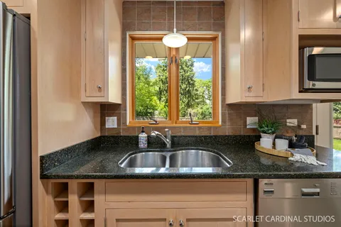 $675,000 | 17 Meisinger Lane, Naperville, IL 60540