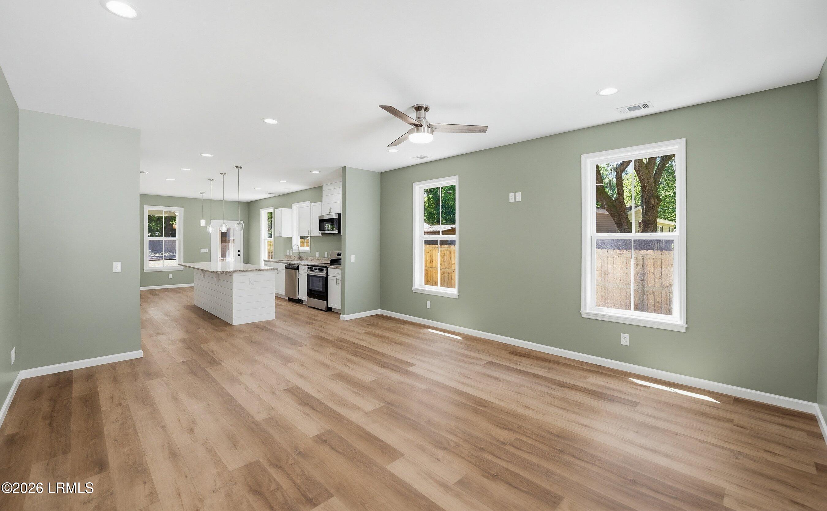 23 Seabrook Center Road Seabrook, SC 29940 - Photo 6 of 38 Livingroom