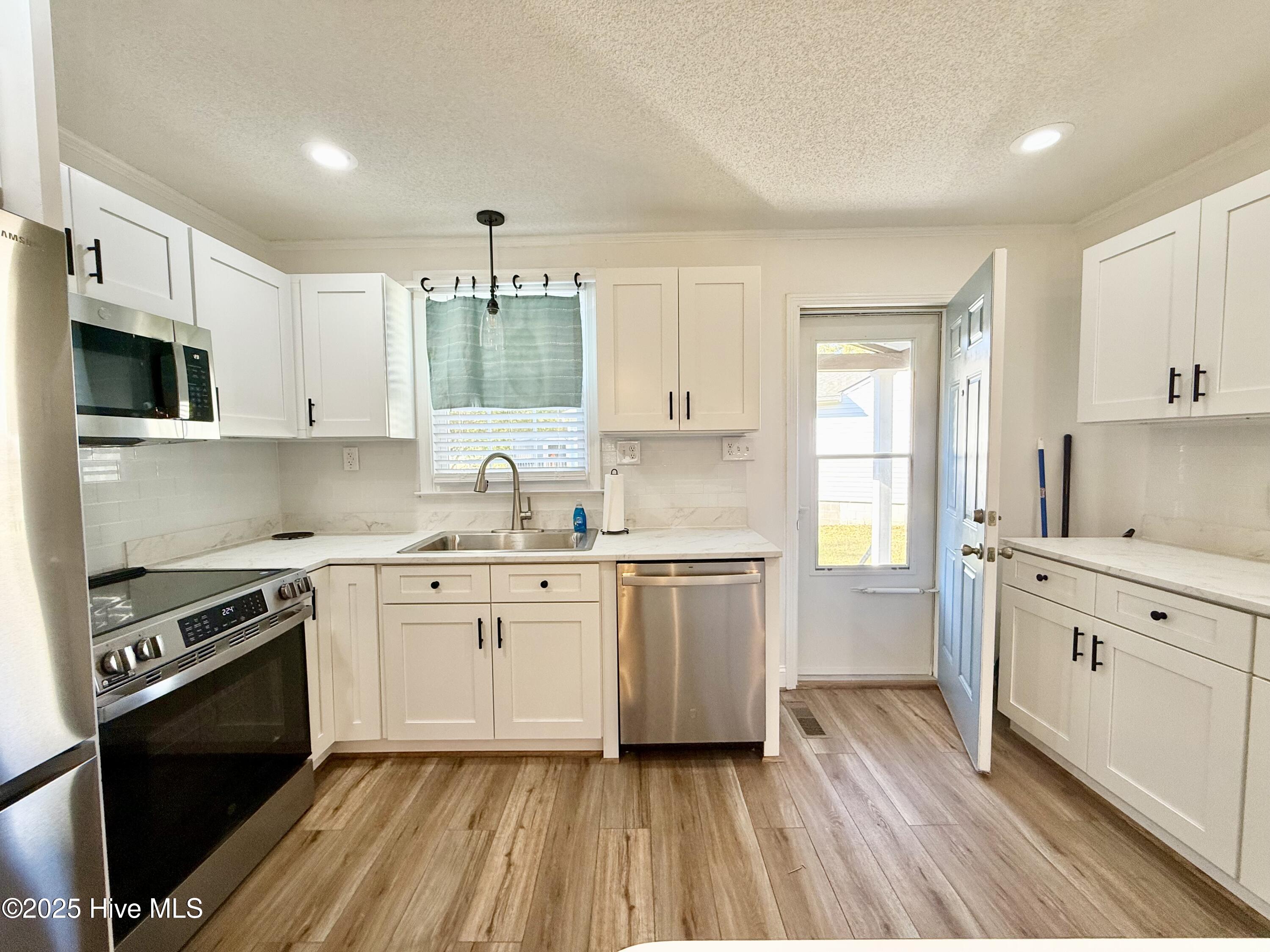 201 Hawthorne Road Edenton, NC 27932 - Photo 4 of 11 Kitchen