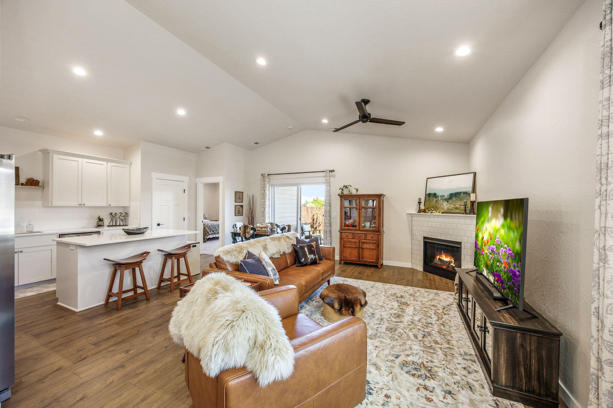 1653 Thomas Road Medford, OR 97501 - Photo 8 of 54 ApxTR (16)