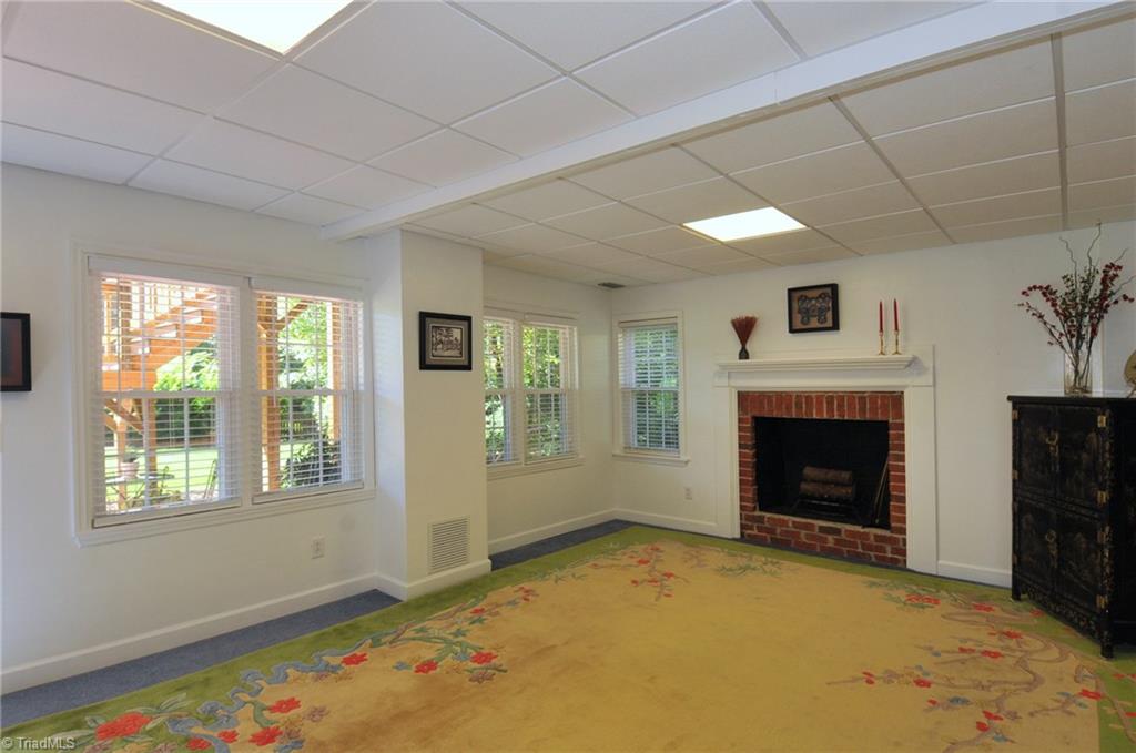 1049 Cross Gate Road Winston-Salem, NC 27106 - Photo 20 of 28 Daylight Playroom