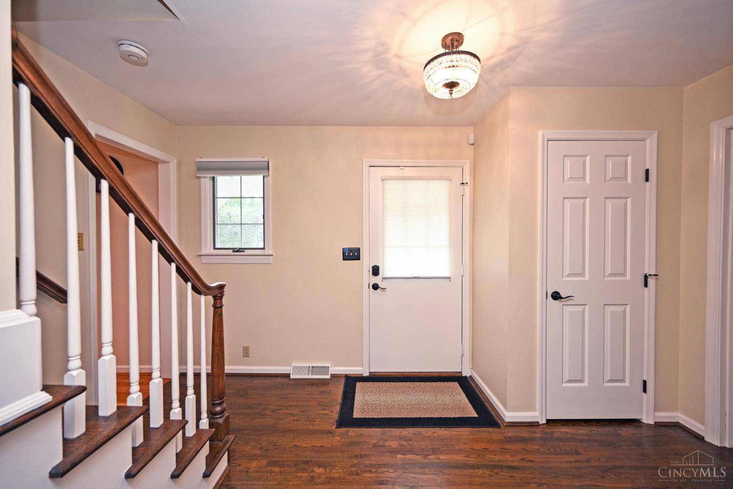 9056 Hopewell Road Cincinnati, OH 45242 - Photo 5 of 54 Gallery Image 5
