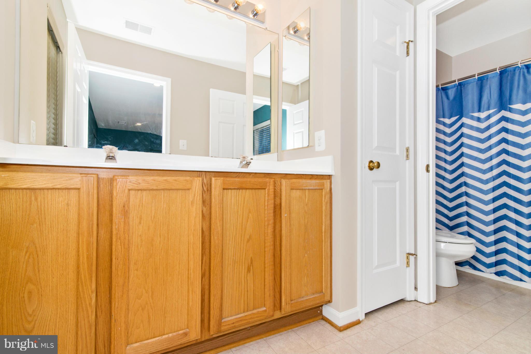 1814 Weybridge Road Frederick, MD 21702 - Photo 17 of 27 Bath (Master)