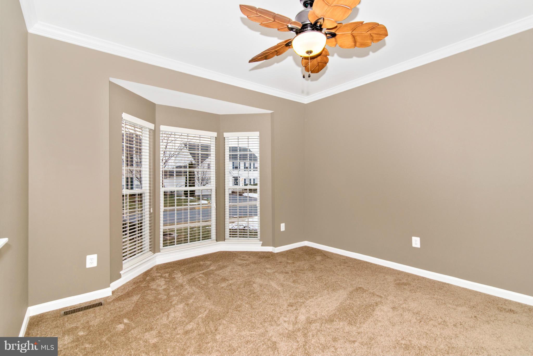 1814 Weybridge Road Frederick, MD 21702 - Photo 5 of 27 Living Room