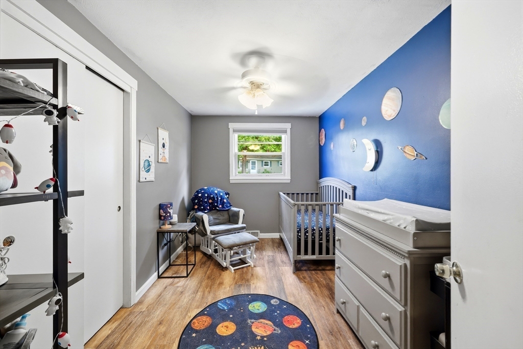 346 Newhouse Street Springfield, MA 01118 - Photo 15 of 27