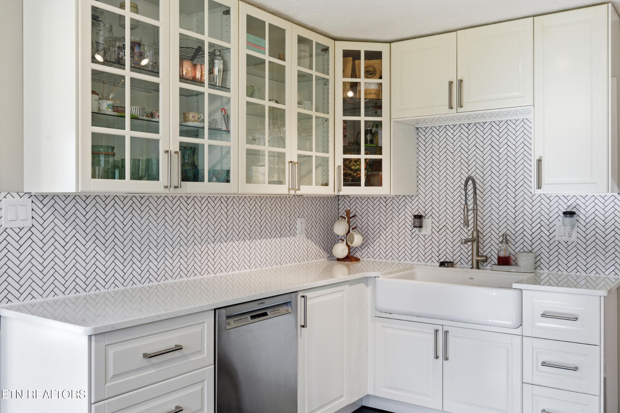 10508 River Ridge Road Knoxville, TN 37922 - Photo 12 of 29 a bathroom with a sink and a mirror