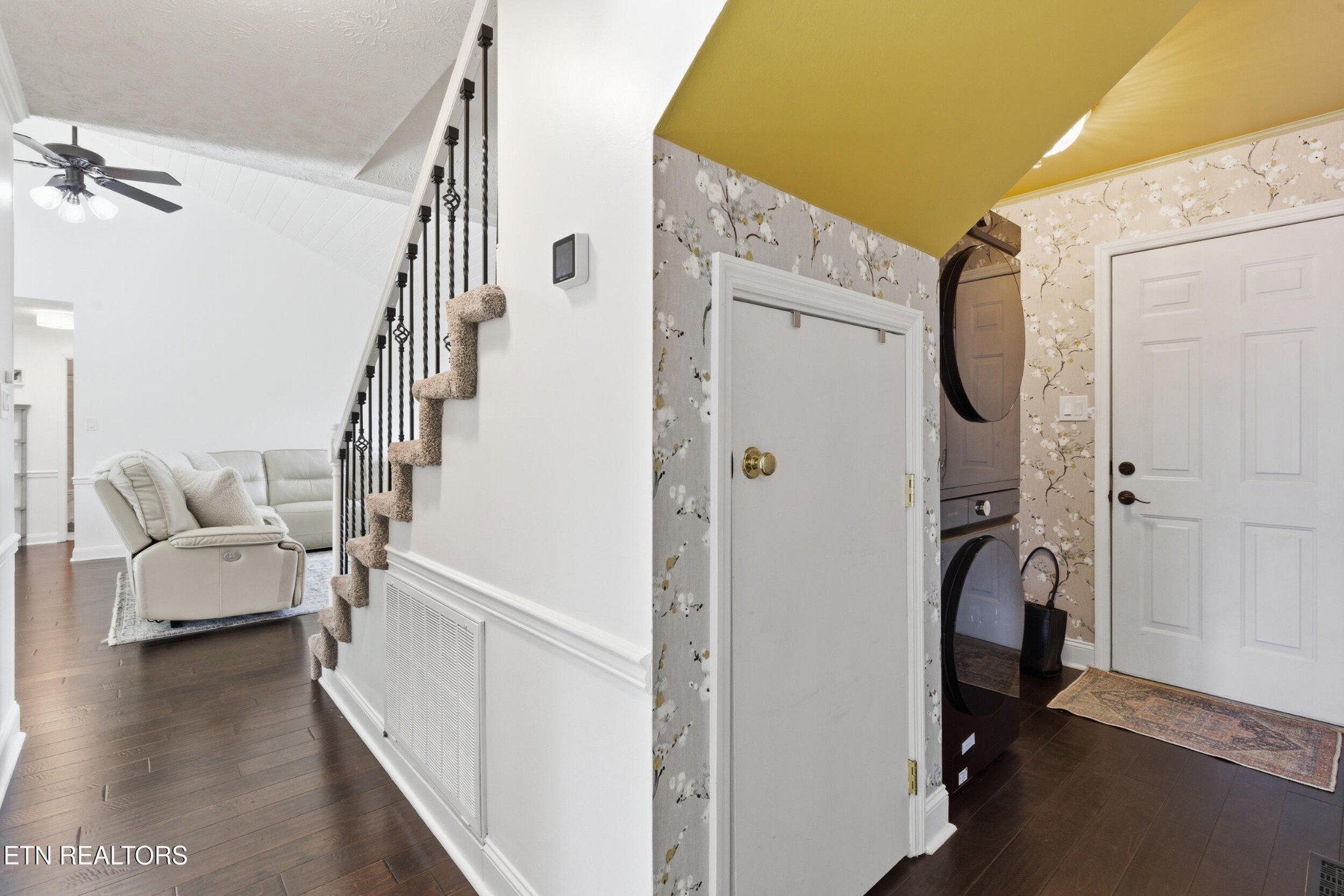 10508 River Ridge Road Knoxville, TN 37922 - Photo 14 of 29 a view of entryway with livingroom and furniture