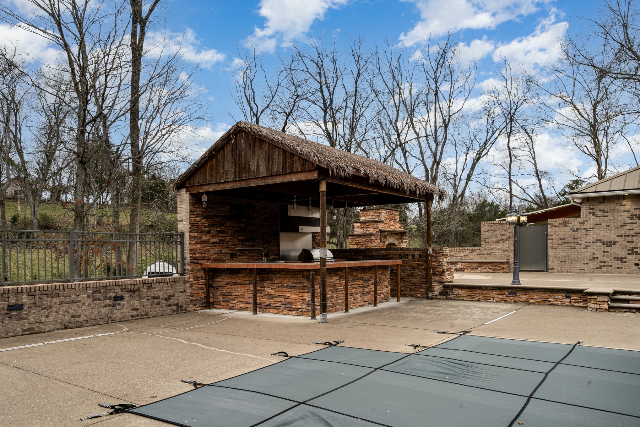 5827 Highway 76 East Springfield, TN 37172 - Photo 53 of 77 a view of a house with backyard and trees
