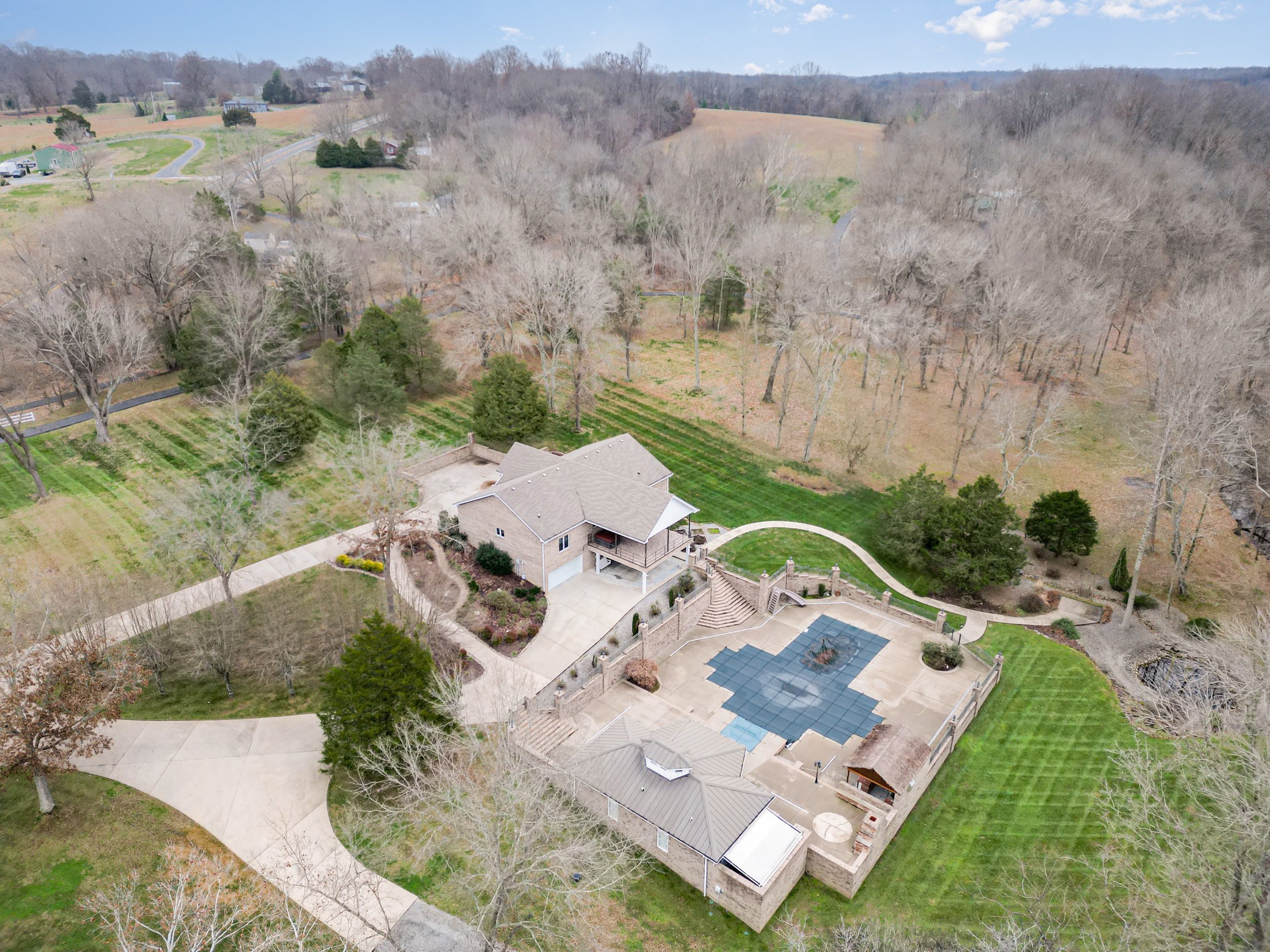 5827 Highway 76 East Springfield, TN 37172 - Photo 60 of 77 an aerial view of a house with a yard