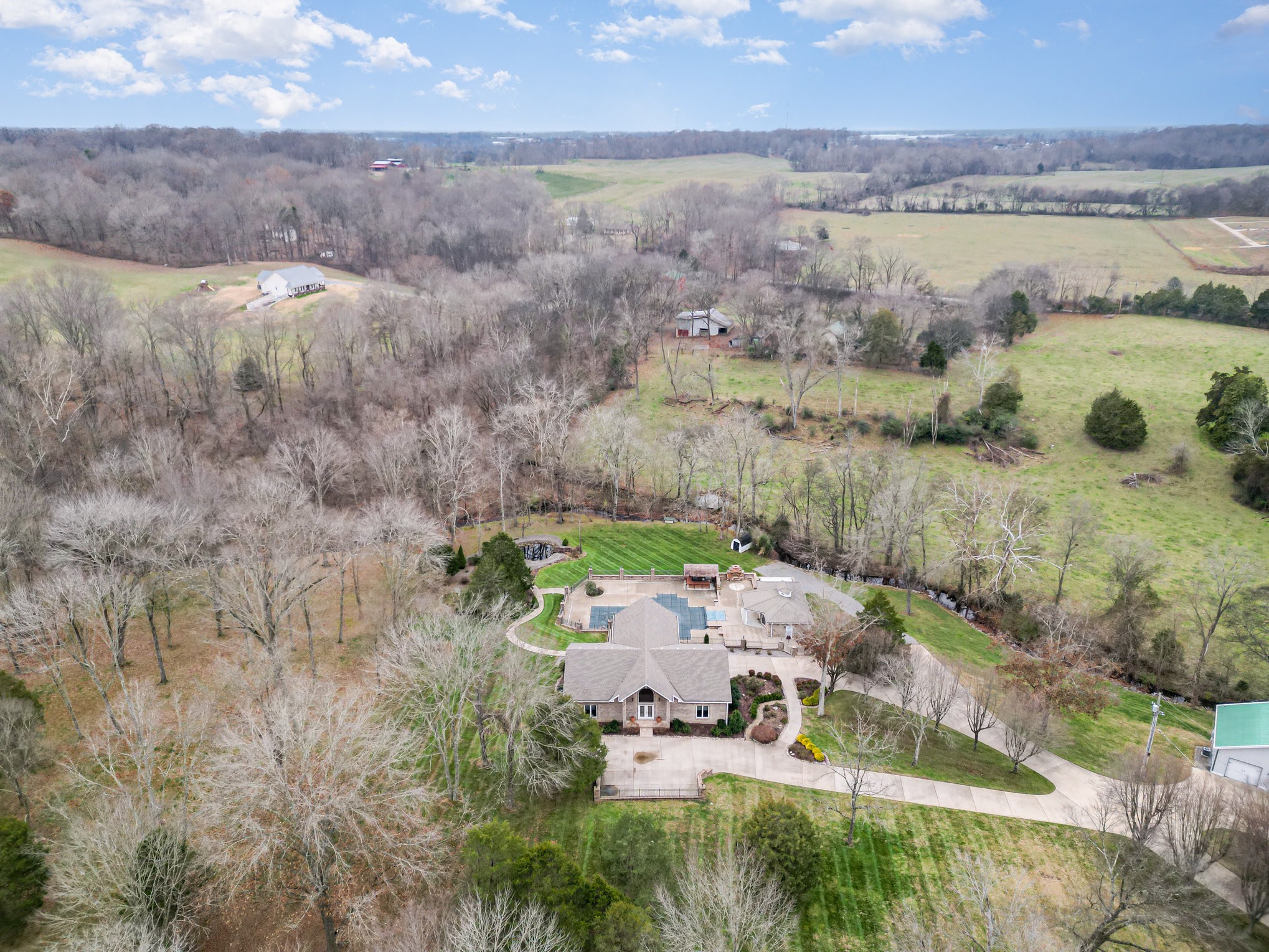 5827 Highway 76 East Springfield, TN 37172 - Photo 64 of 77 a view of outdoor space and city view