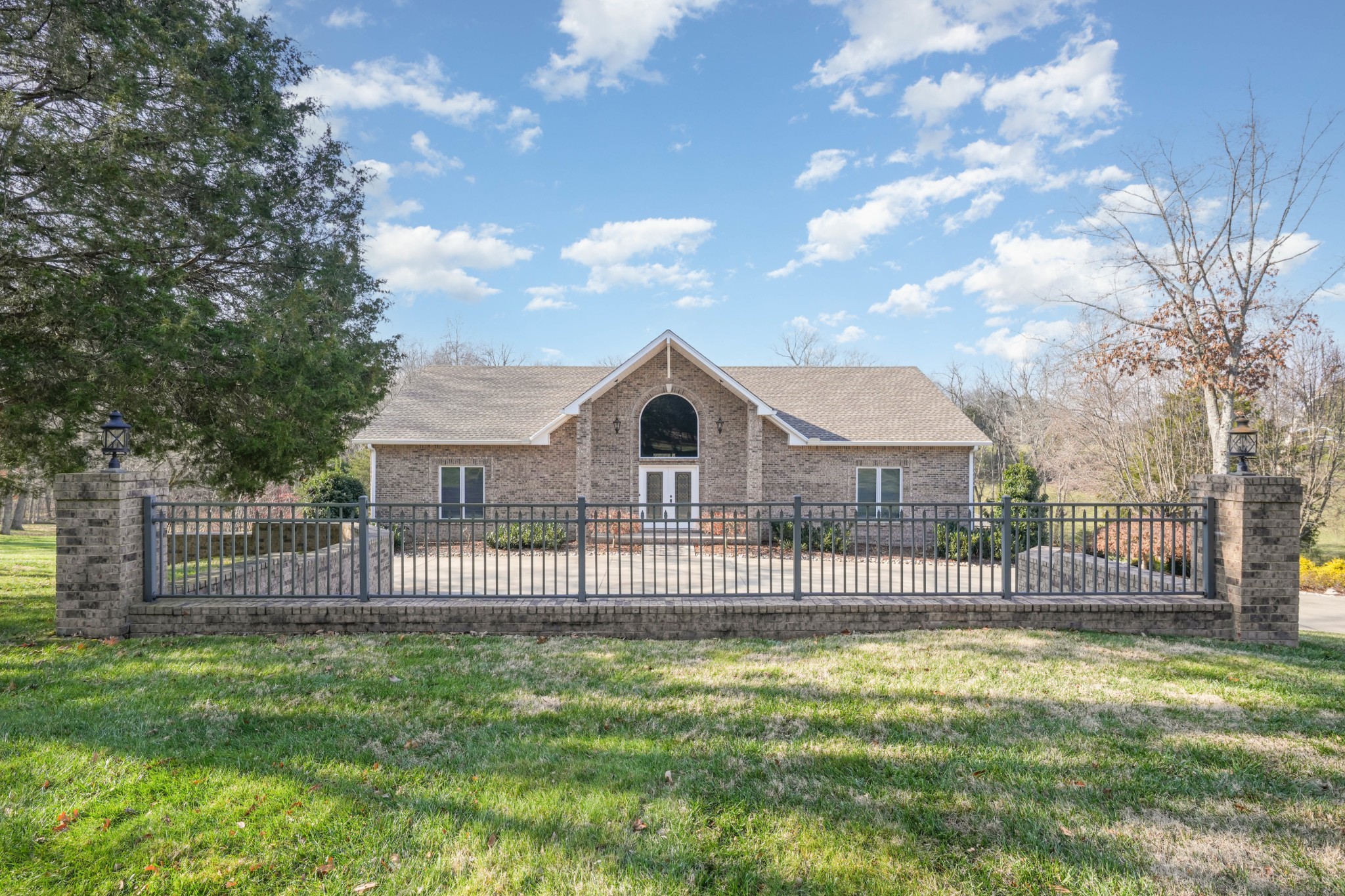5827 Highway 76 East Springfield, TN 37172 - Photo 68 of 77 a view of a house with a yard