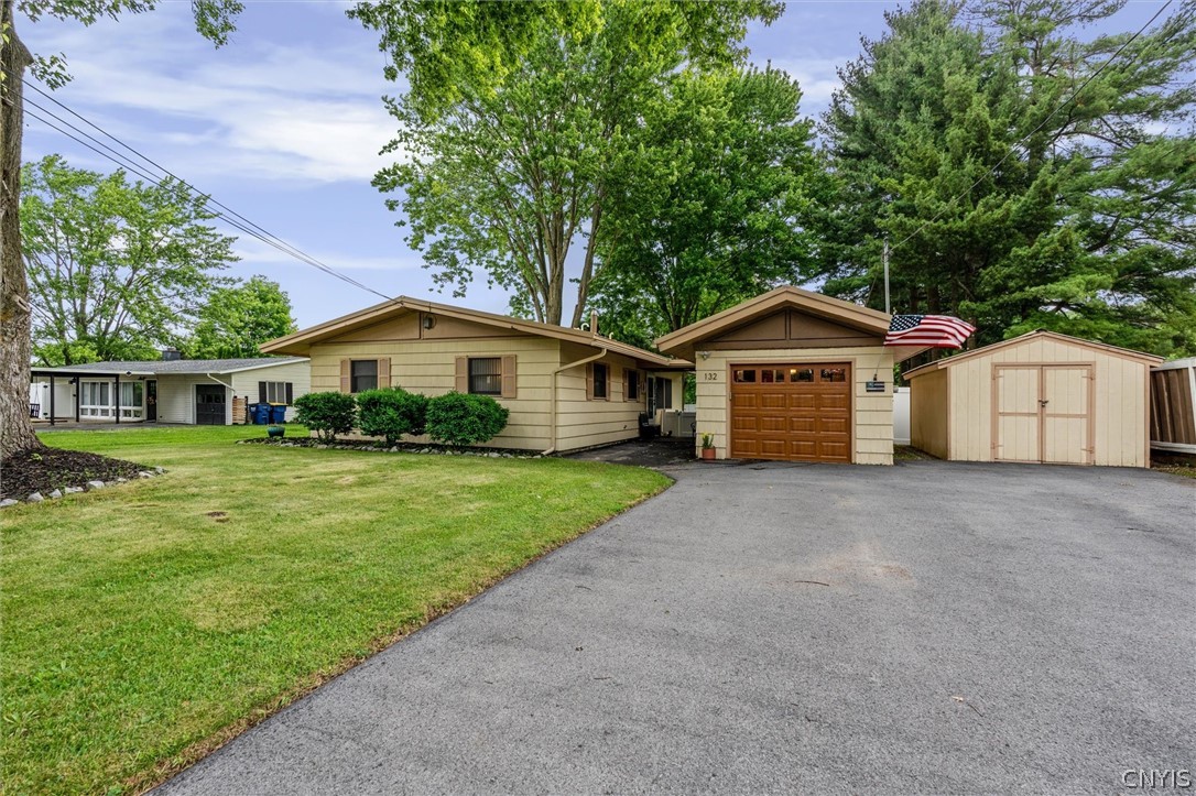 132 Barclay Road Camillus, NY 13031 - Photo 2 of 21