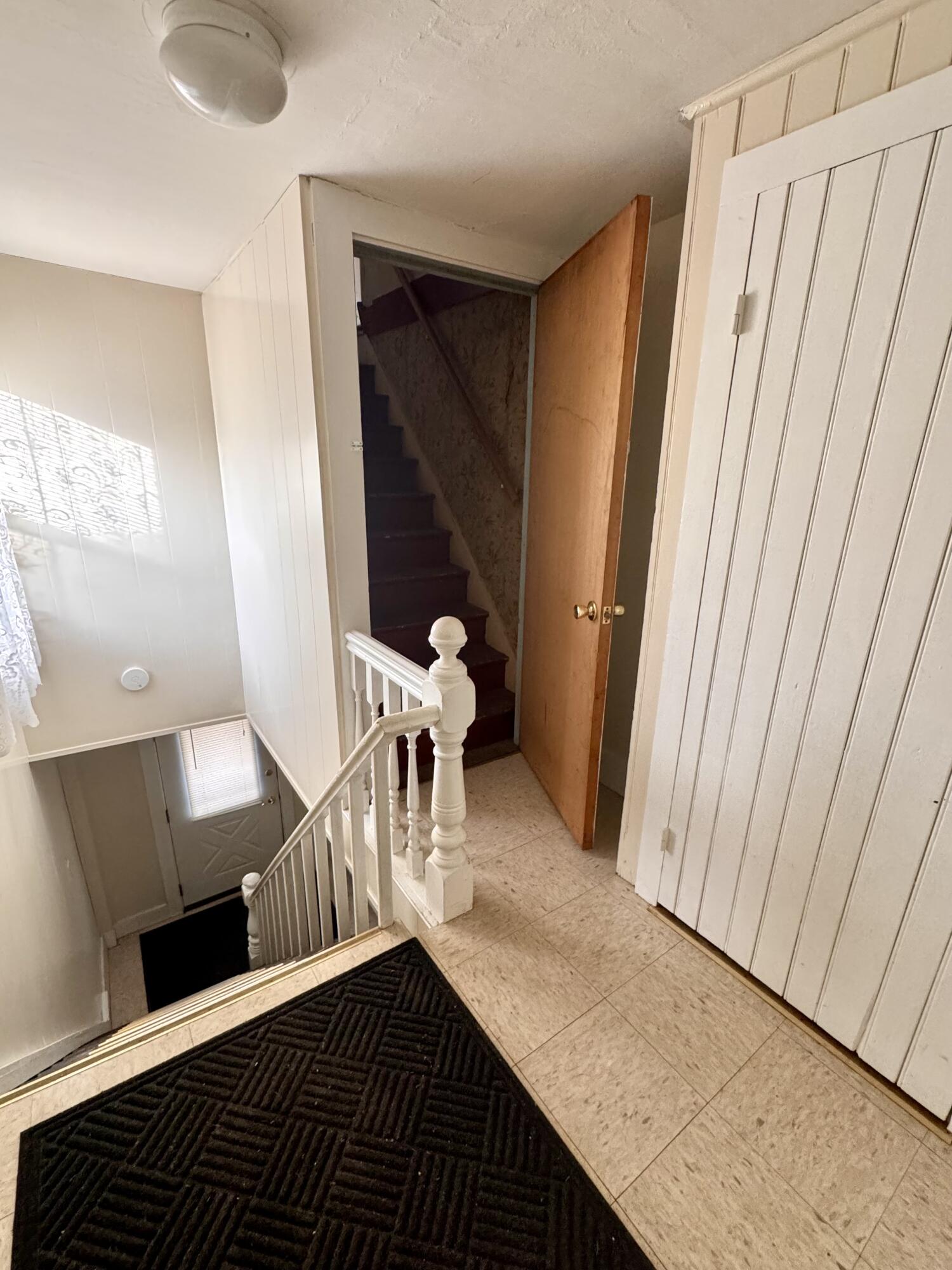 53 Ticonic Street Waterville, ME 04901 - Photo 5 of 9 2nd floor entry