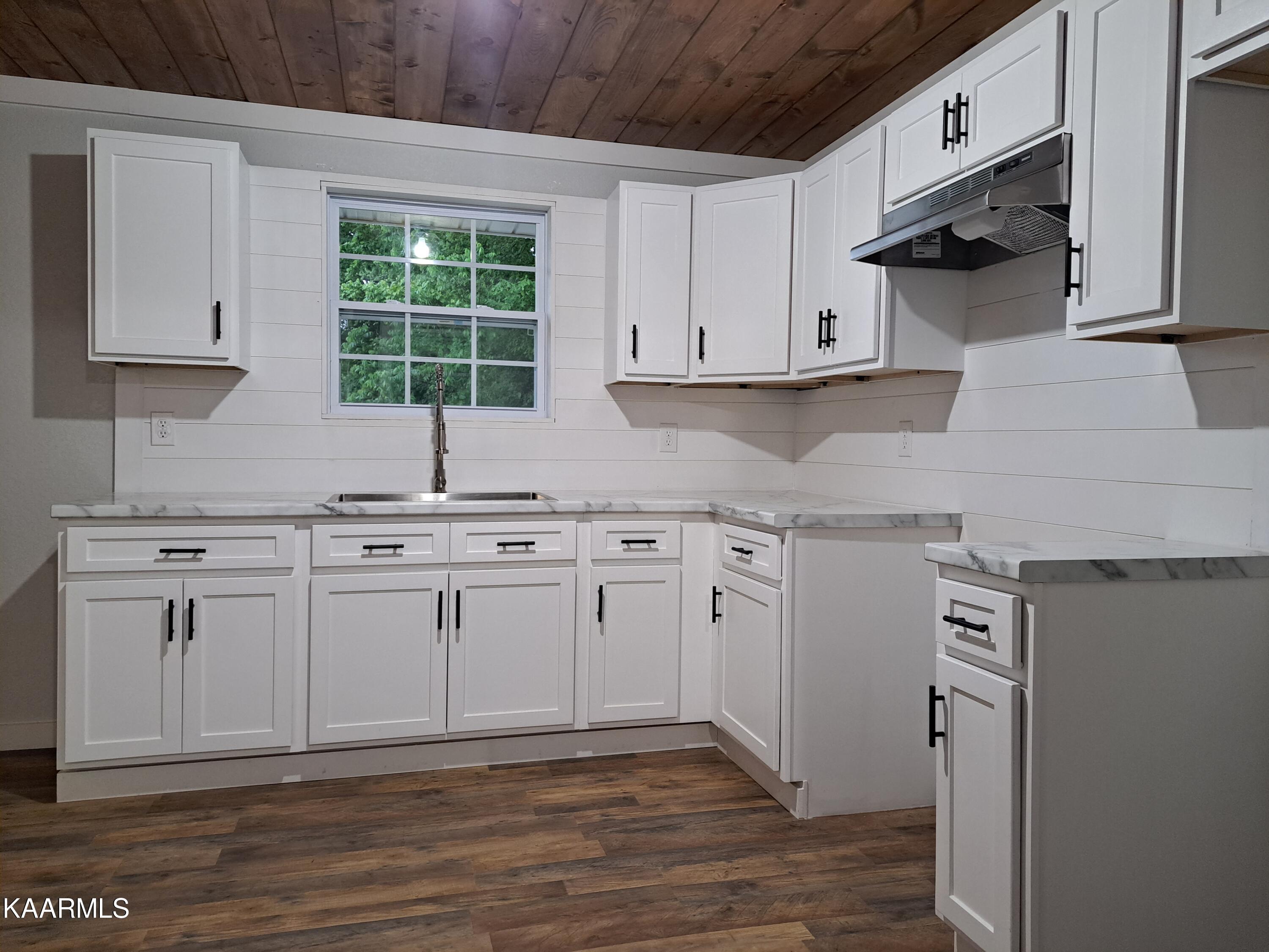111 Big Spring Road Oneida, TN 37841 - Photo 22 of 57 20230520_183644