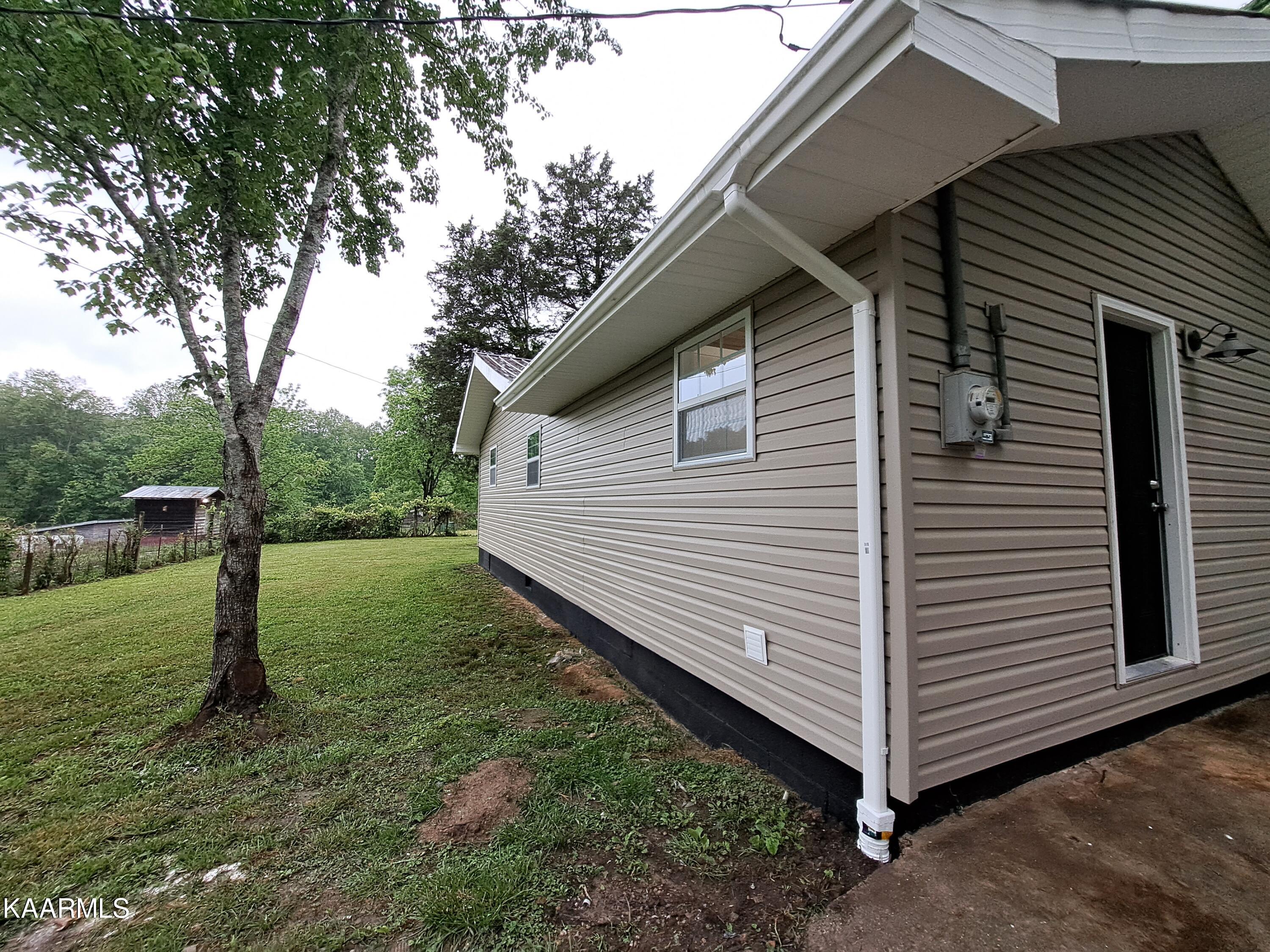 111 Big Spring Road Oneida, TN 37841 - Photo 10 of 57 20230520_184039