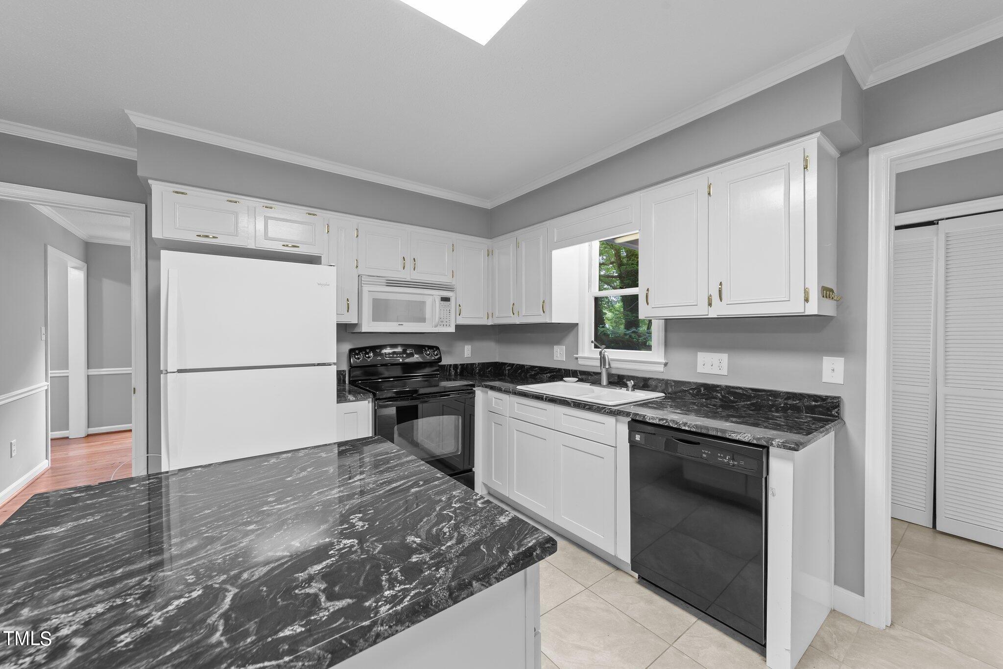 2301 Pastille Lane Raleigh, NC 27612 - Photo 14 of 40 32-web-or-mls-VB4A7675