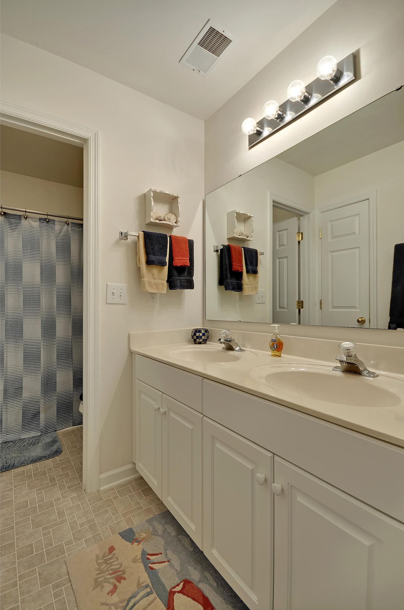 814 Long Drive Road Summerville, SC 29485 - Photo 22 of 34 GuestBath