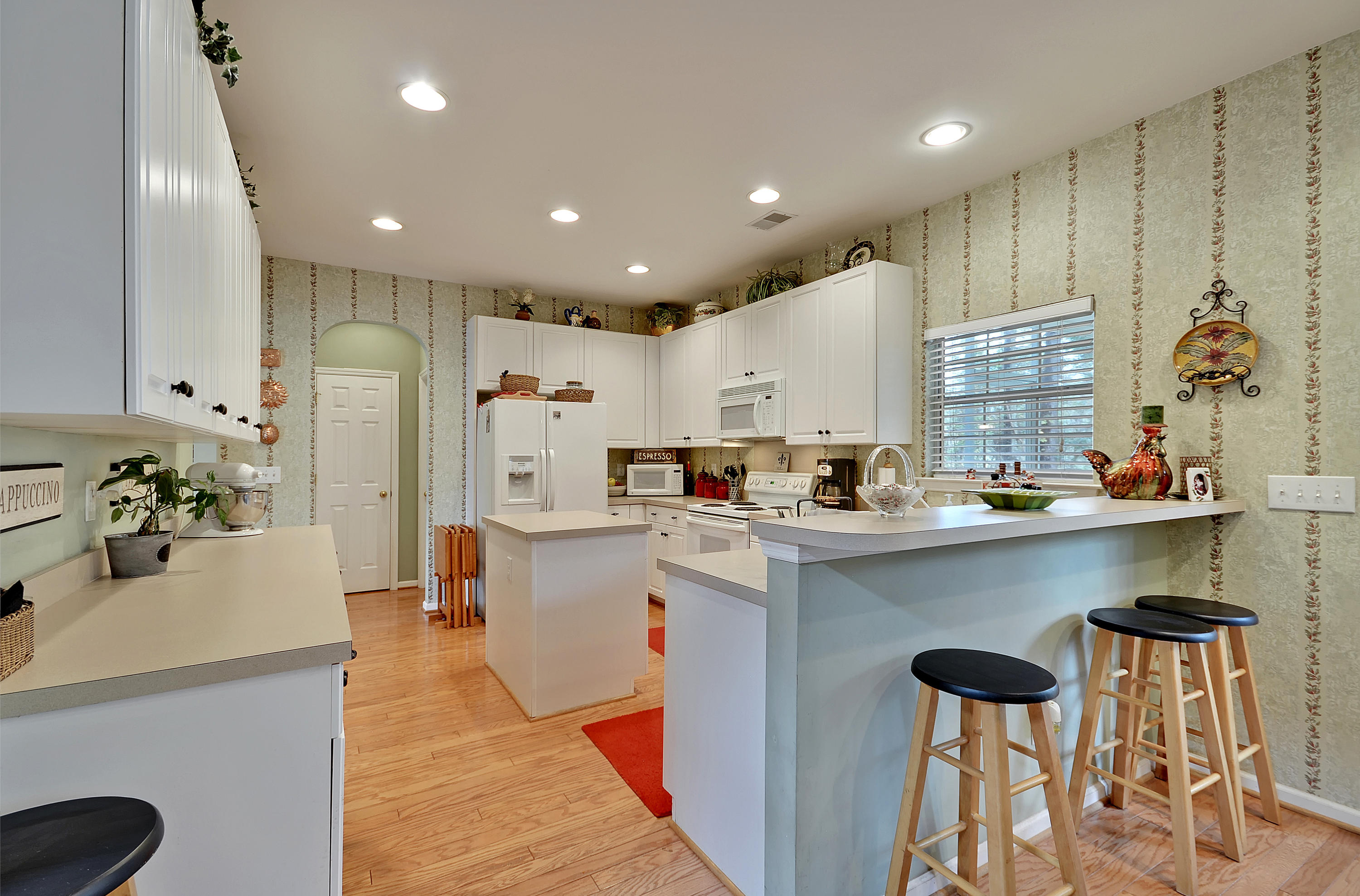 814 Long Drive Road Summerville, SC 29485 - Photo 4 of 34 Kitchen4