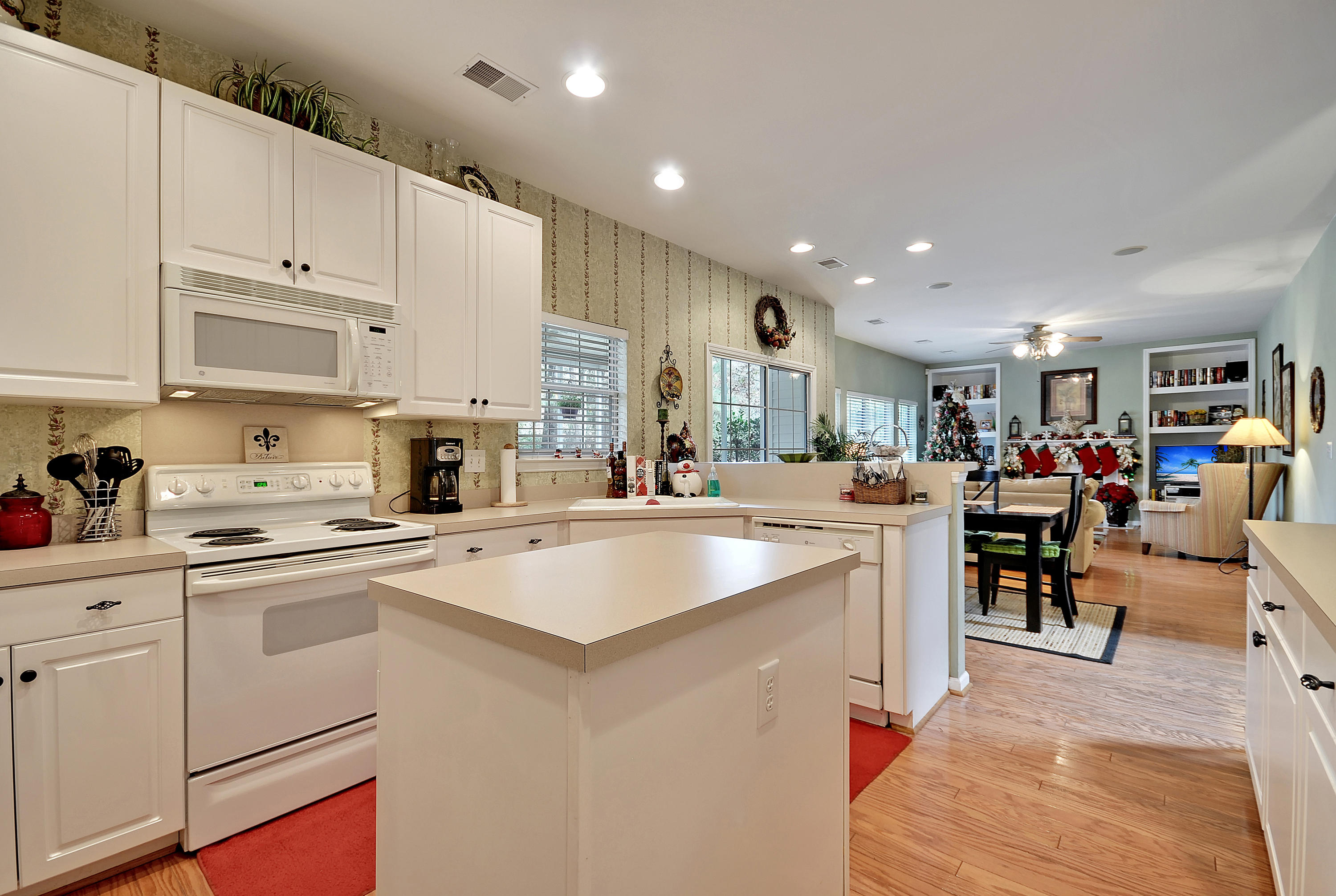 814 Long Drive Road Summerville, SC 29485 - Photo 6 of 34 Kitchen1