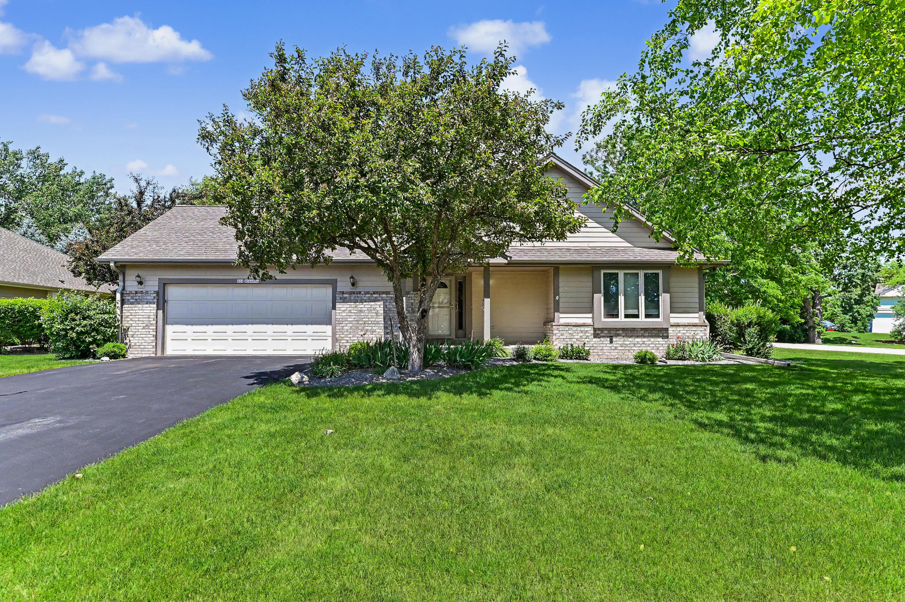 N22-w26492 Shooting Star Road, Unit 2 Pewaukee, WI 53072 - Photo 2 of 32 Welcome Home