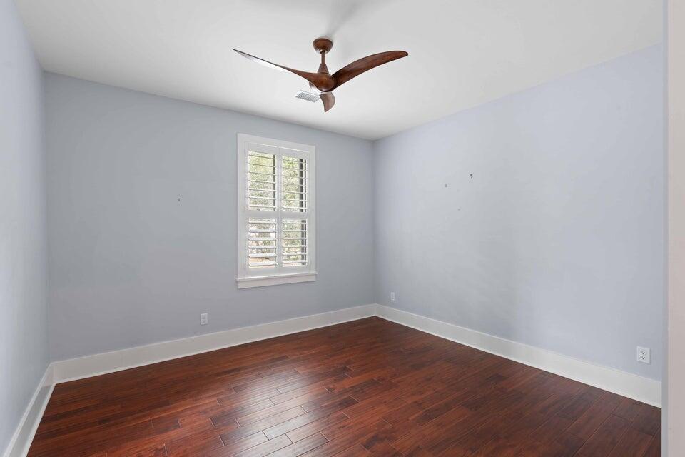 200 Queen Street Mount Pleasant, SC 29464 - Photo 5 of 30 20251203180347303418000000-o