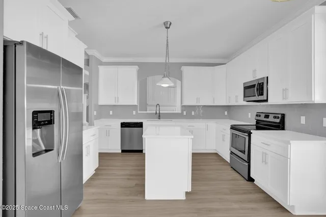 $769,900 | 4669 Chastain Drive, Melbourne, FL 32940