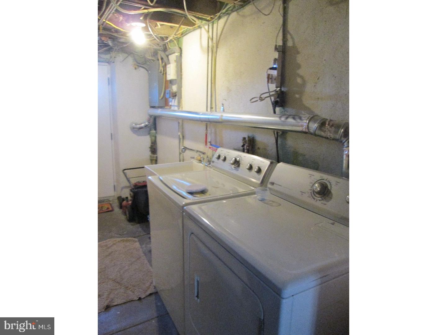142 Academy Lane Upper Darby, PA 19082 - Photo 20 of 22 Laundry Room