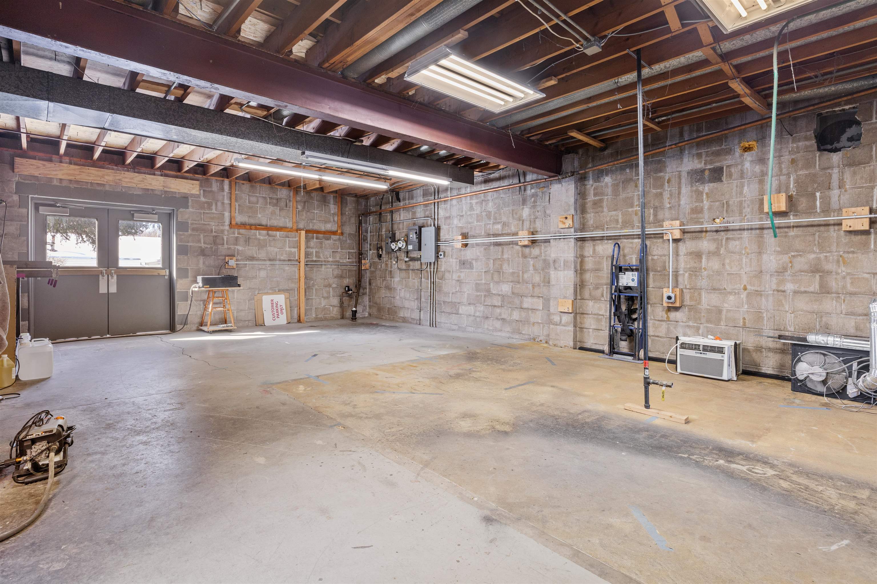 1631 Rural Street Rockford, IL 61107 - Photo 9 of 36 a view of an empty room