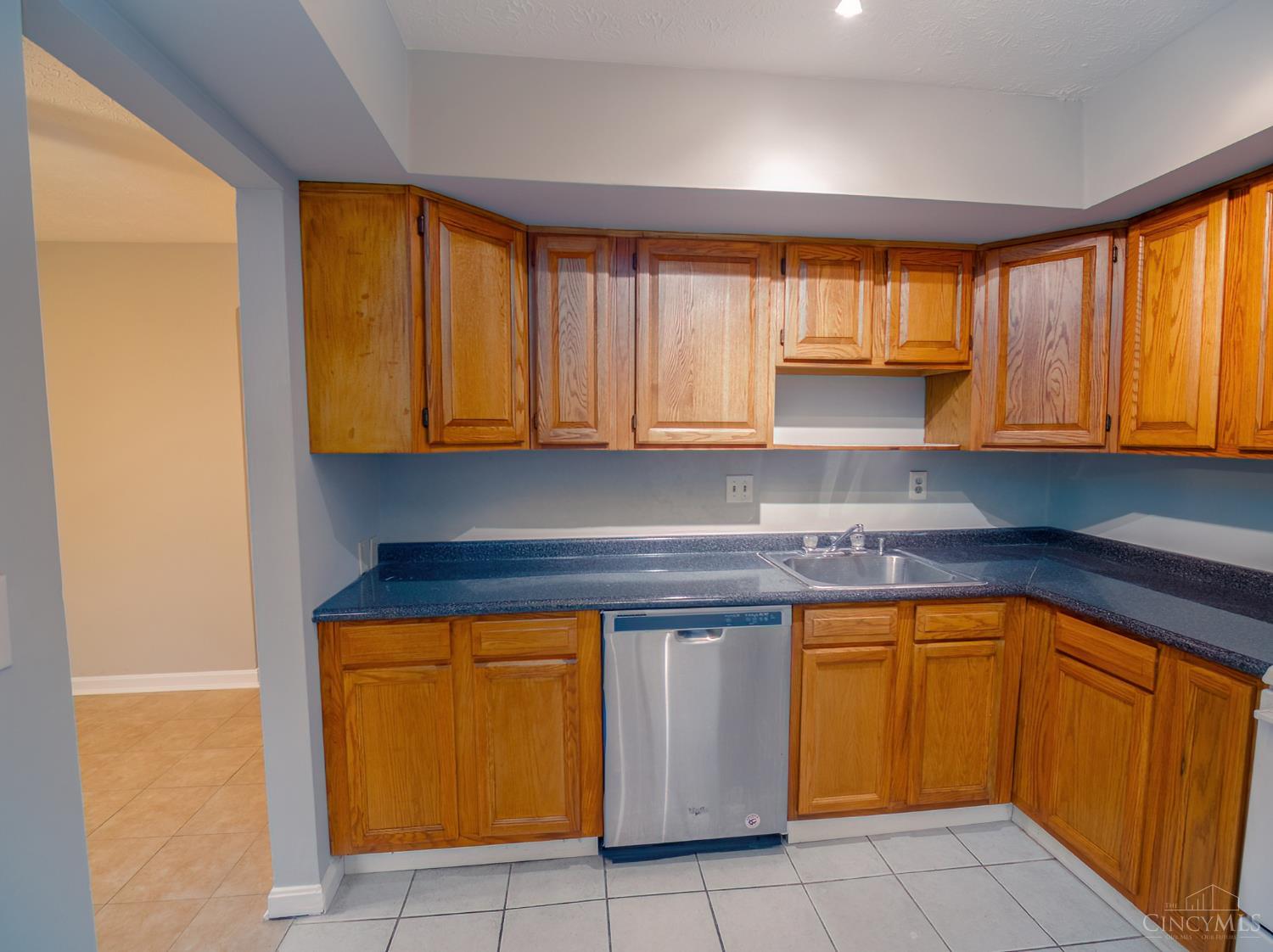 7752 Montgomery Road, Unit 25 Cincinnati, OH 45236 - Photo 7 of 22 Gallery Image 7