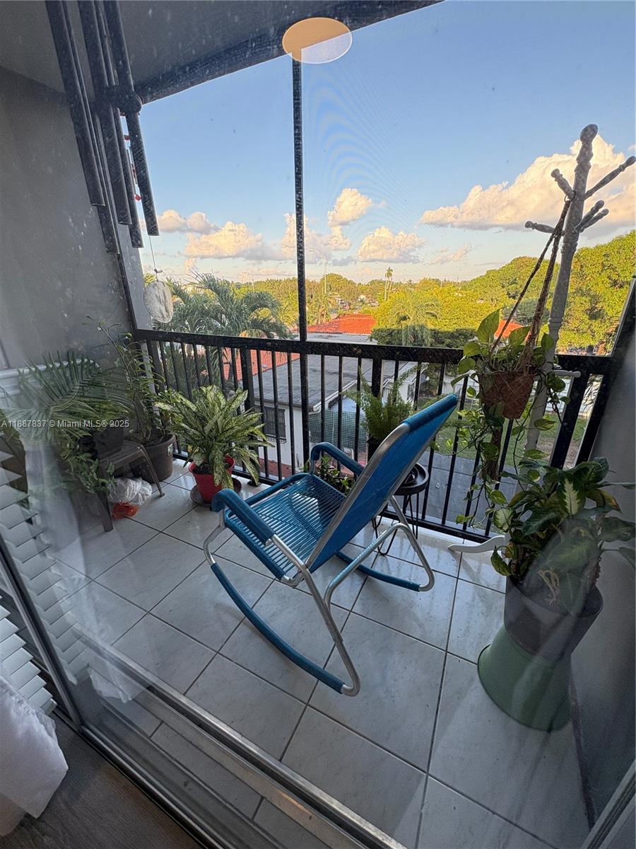 30 East 39th Street, Unit 325 Hialeah, FL 33013 - Photo 16 of 25