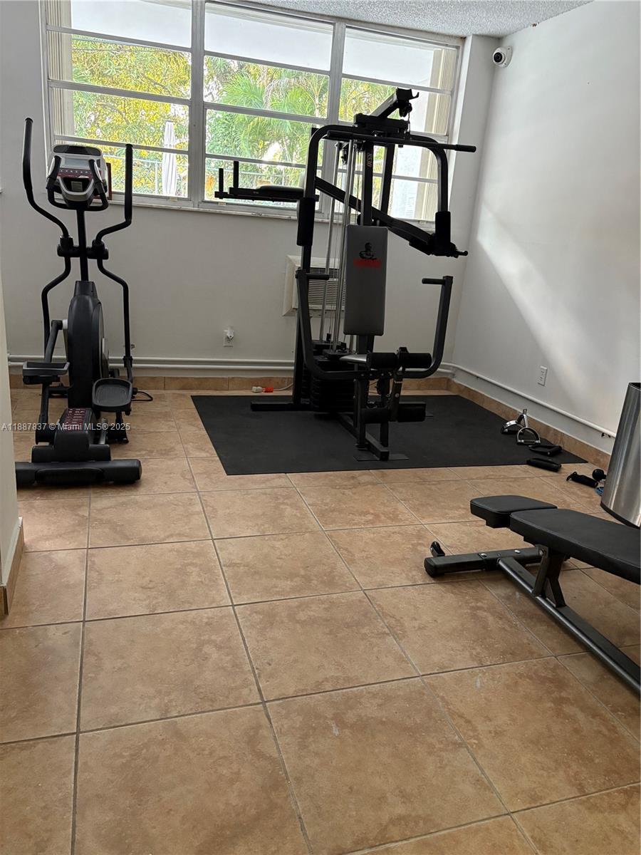 30 East 39th Street, Unit 325 Hialeah, FL 33013 - Photo 17 of 25