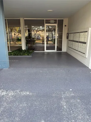 $239,000 | 30 East 39th Street, Unit 325, Hialeah, FL 33013